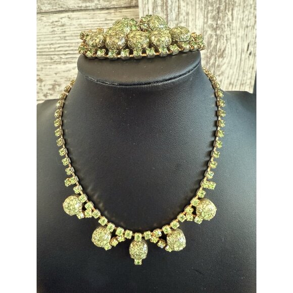 Vintage Gold Tone Green Glass Rhinestone Necklace Bracelet & Clip Earrings - Picture 1 of 12